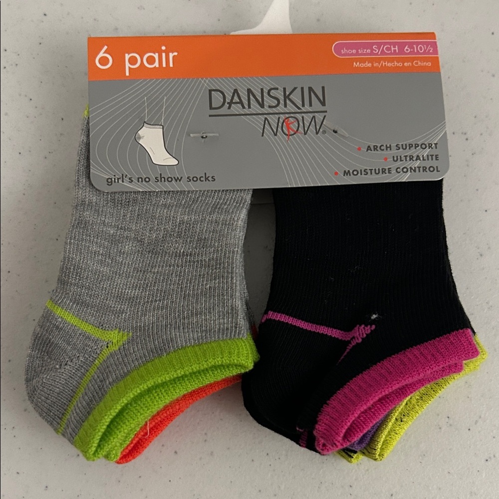 Danskin 6 pair girls No show socks S/CH 6-10 1/2